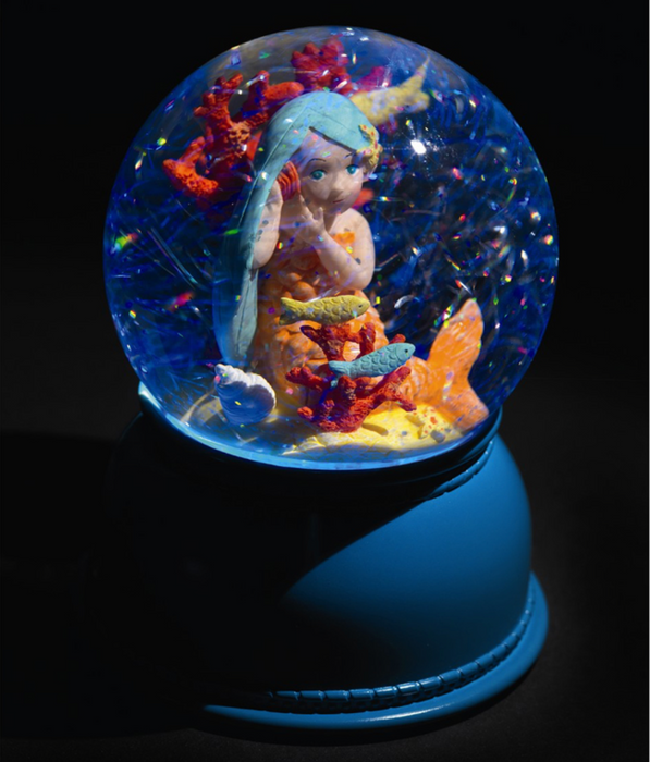 Snow Globe, sirena